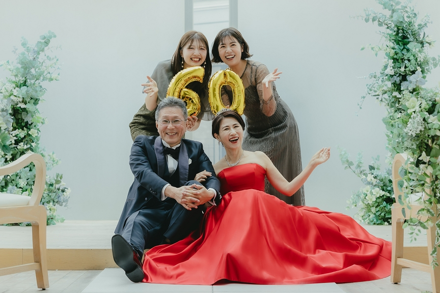 赤いドレスで新たなスタートを【還暦フォト】